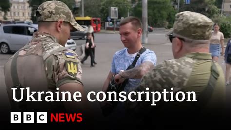 bbc men|Ukraine war: Conscription squads send Ukrainian men into hiding .